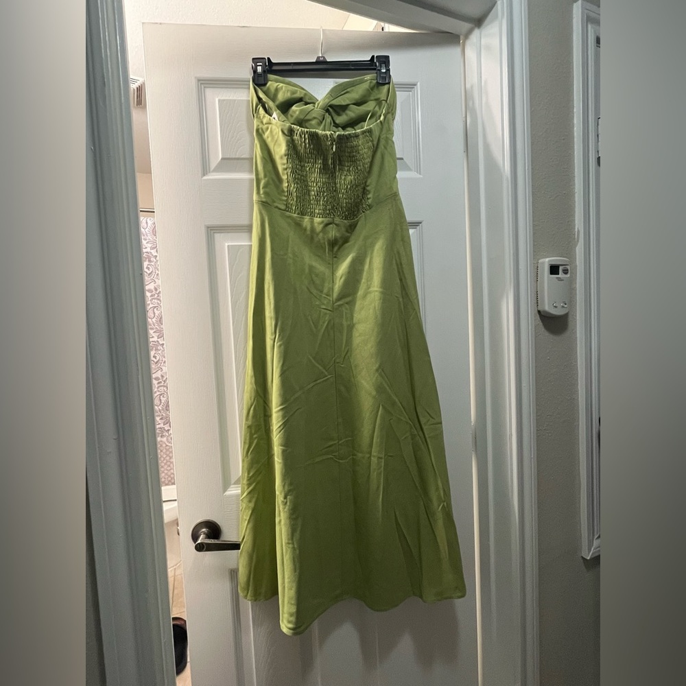 Francesca's Collections Lime Green Strapless Twist Midi Dress - Picture 4 of 5